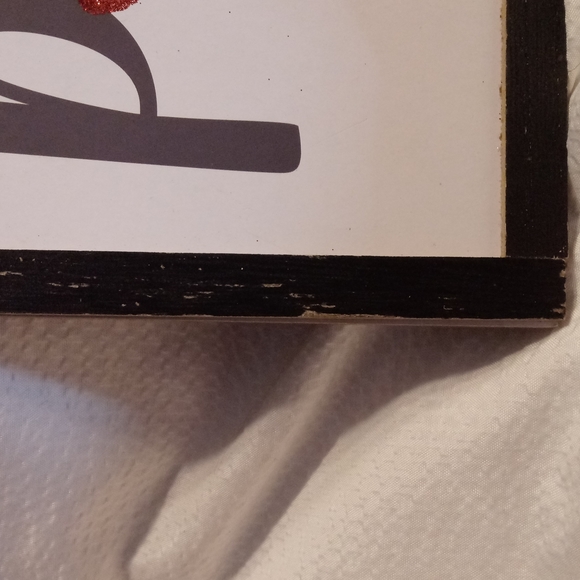 WALL ART.   MY KIDS HAVE PAWS....RED GLITTER PAW PRINT. - Picture 4 of 5